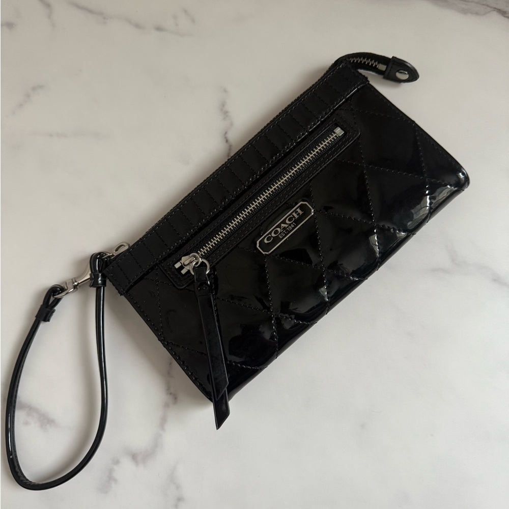 NWOT Coach Black Patent Leather Wristlet